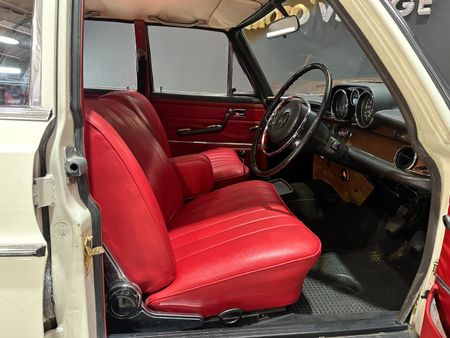 1971-Mercedes-Benz-S-Class-280-S_7