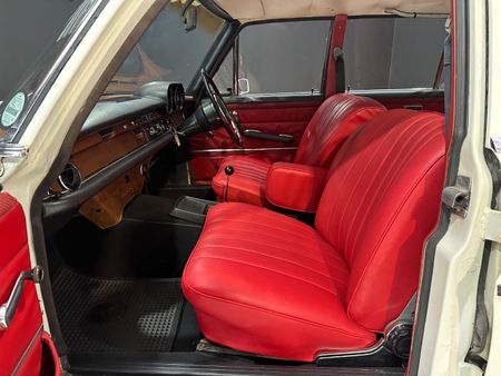 1971-Mercedes-Benz-S-Class-280-S_8