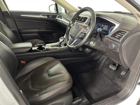 2015-Ford-Fusion-15-EcoBoost-Trend-Auto_9