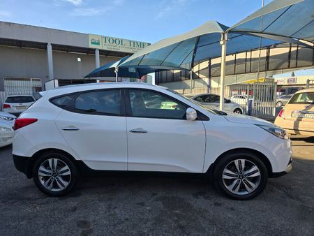 2014-Hyundai-ix35-20-GLS-Executive_1