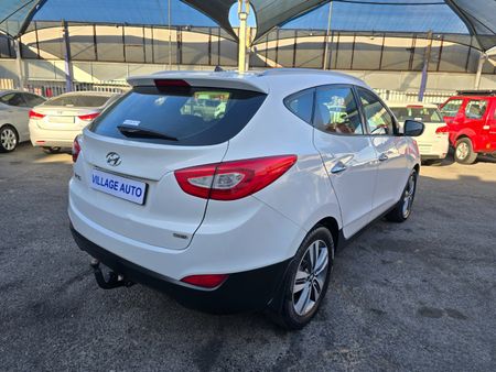 2014-Hyundai-ix35-20-GLS-Executive_2