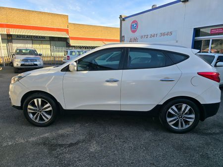 2014-Hyundai-ix35-20-GLS-Executive_5