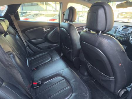 2014-Hyundai-ix35-20-GLS-Executive_7