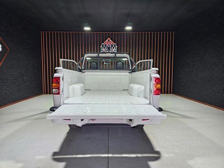2025-Mahindra-Pik-Up-22-mHawk-S4-Single-Cab_17
