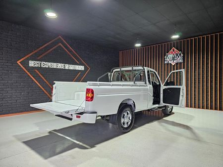 2025-Mahindra-Pik-Up-22-mHawk-S4-Single-Cab_18