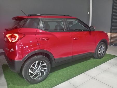 2022-Mahindra-XUV-300-12T-W8_1