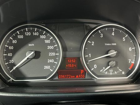 2010-BMW-1-Series-125i-Convertible-M-Sport-Auto_1