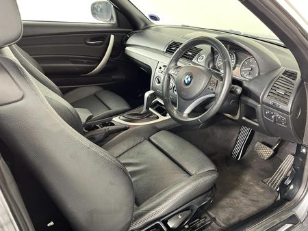 2010-BMW-1-Series-125i-Convertible-M-Sport-Auto_7