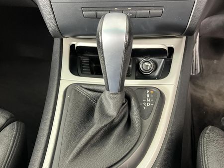 2010-BMW-1-Series-125i-Convertible-M-Sport-Auto_8