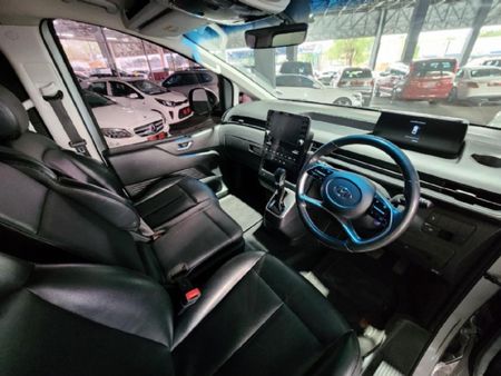 2022-Hyundai-Staria-22d-Executive-Auto_7