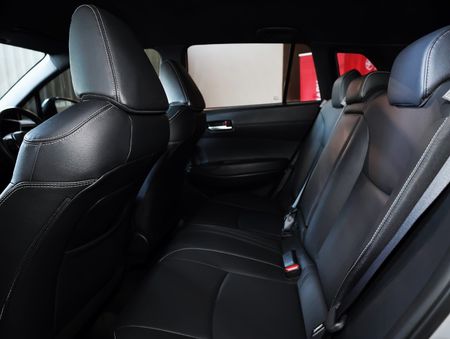 2025-Toyota-Corolla-Cross-18-XR-Hybrid_11