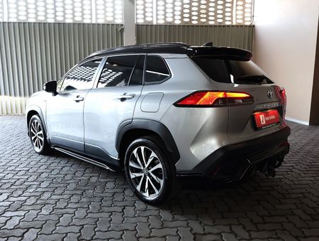 2025-Toyota-Corolla-Cross-18-XR-Hybrid_12
