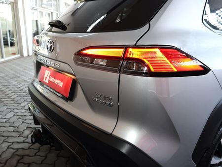 2025-Toyota-Corolla-Cross-18-XR-Hybrid_15