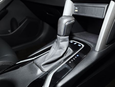 2025-Toyota-Corolla-Cross-18-XR-Hybrid_20