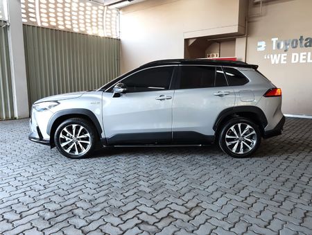 2025-Toyota-Corolla-Cross-18-XR-Hybrid_5