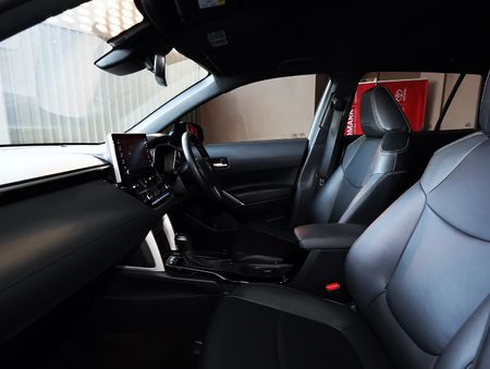 2025-Toyota-Corolla-Cross-18-XR-Hybrid_7