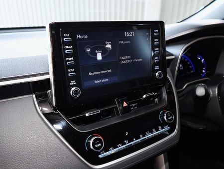 2025-Toyota-Corolla-Cross-18-XR-Hybrid_8