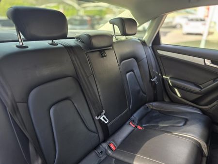 2015-Audi-A4-S-Line_10