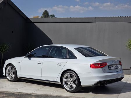 2015-Audi-A4-S-Line_3