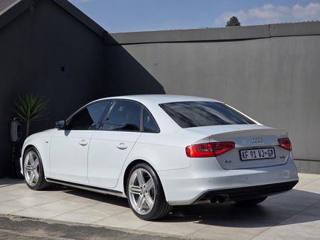 2015-Audi-A4-S-Line_4