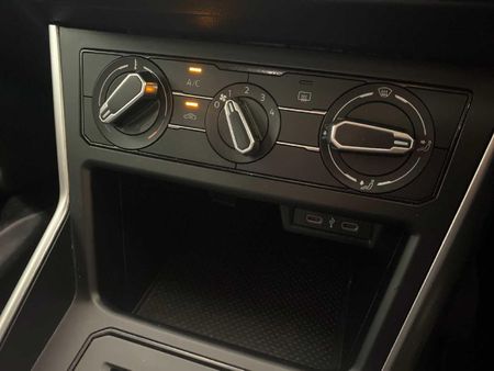 2024-Volkswagen-Polo-10-TSI-Life-Auto-DSG_12
