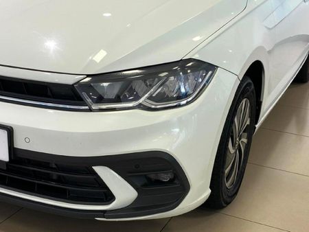 2024-Volkswagen-Polo-10-TSI-Life-Auto-DSG_17