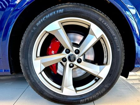 2018-Audi-SQ5-30-TFSI-quattro-Auto_15
