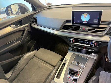 2018-Audi-SQ5-30-TFSI-quattro-Auto_22