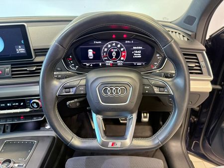 2018-Audi-SQ5-30-TFSI-quattro-Auto_23