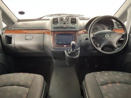 2005-Mercedes-Benz-Vito-115-CDI-CrewBus_1