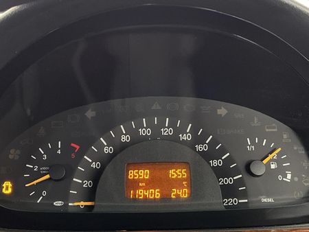 2005-Mercedes-Benz-Vito-115-CDI-CrewBus_2