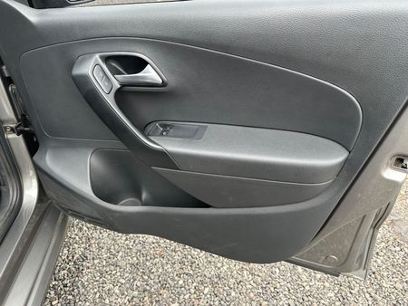 2019-Volkswagen-Polo-Vivo-Sound-Edition_13