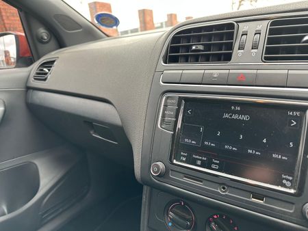 2019-Volkswagen-Polo-Vivo-Sound-Edition_16