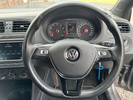2019-Volkswagen-Polo-Vivo-Sound-Edition_17