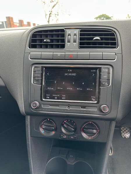 2019-Volkswagen-Polo-Vivo-Sound-Edition_19