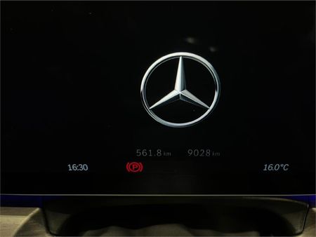 2025-Mercedes-Benz-V-Class-V300d-Exclusive_9