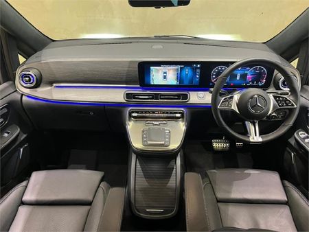 2025-Mercedes-Benz-V-Class-V300d-Exclusive_7