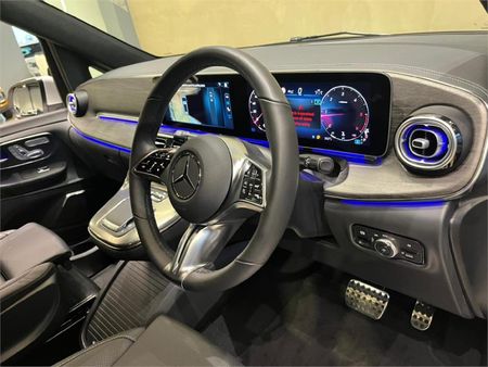 2025-Mercedes-Benz-V-Class-V300d-Exclusive_8