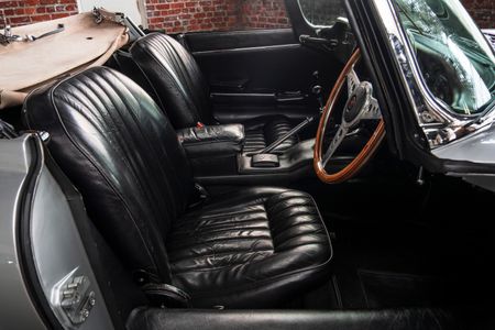 1970-Jaguar-E-Type-Series-2-Roadster_10