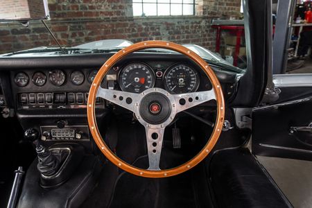 1970-Jaguar-E-Type-Series-2-Roadster_14