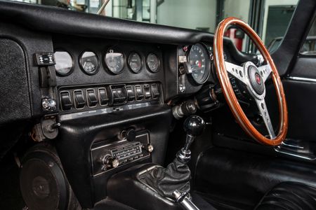1970-Jaguar-E-Type-Series-2-Roadster_17