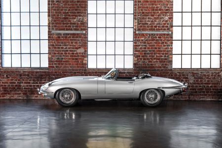 1970-Jaguar-E-Type-Series-2-Roadster_1