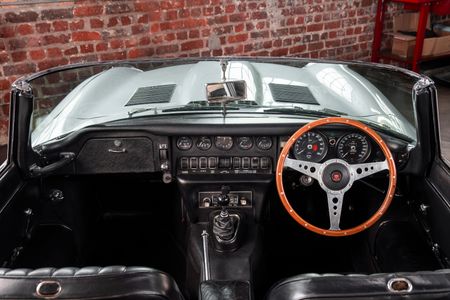 1970-Jaguar-E-Type-Series-2-Roadster_20