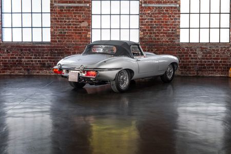 1970-Jaguar-E-Type-Series-2-Roadster_6
