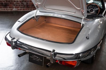 1970-Jaguar-E-Type-Series-2-Roadster_8