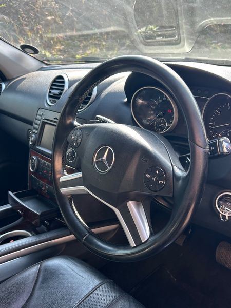 2012-Mercedes-Benz-ML-350-Auto_8