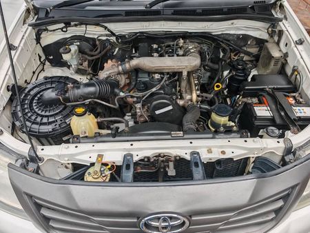 2016-Toyota-Hilux-25-D-4D-Single-Cab_9