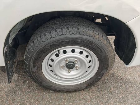 2016-Toyota-Hilux-25-D-4D-Single-Cab_10