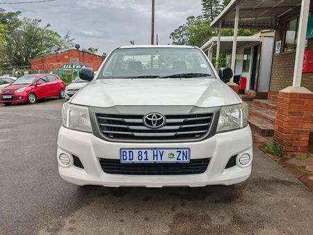 2016-Toyota-Hilux-25-D-4D-Single-Cab_1