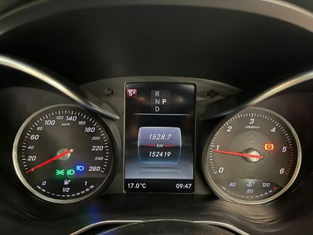 2018-Mercedes-Benz-C-Class-C-220d-AMG-Coupe-Auto_10